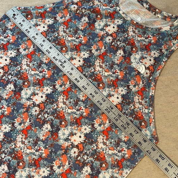 THE NORTH FACE Wander Slitback Womens Tank Top Reef Waters Wild Daisy Print Sz M - Picture 11 of 14
